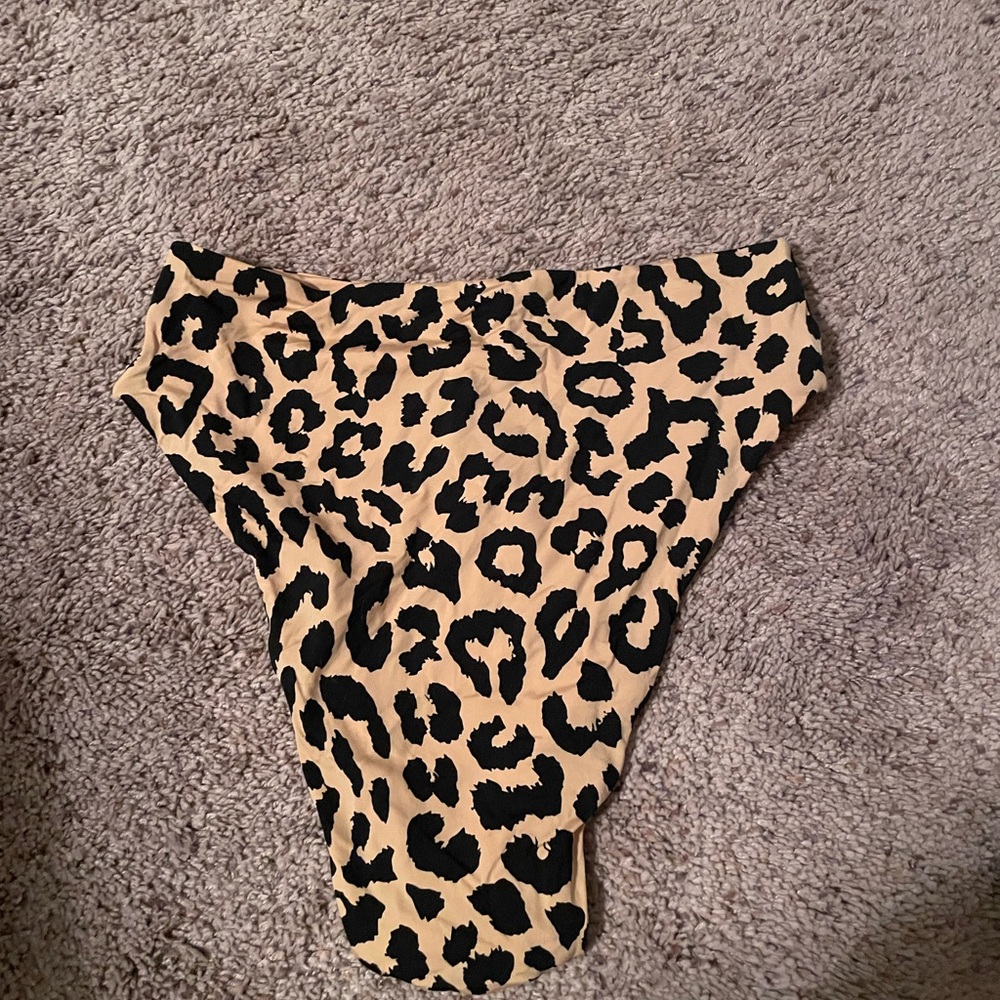 Leopard Print high waisted bikini Bottoms - Picture 2 of 4